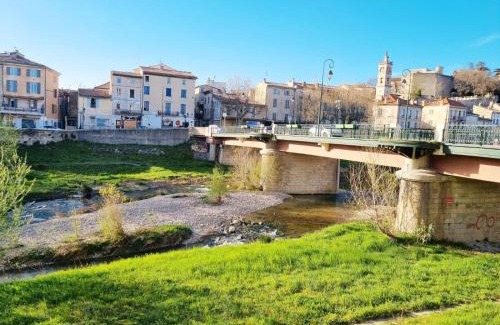 Montelimar Apartment | La terrasse du Roubion