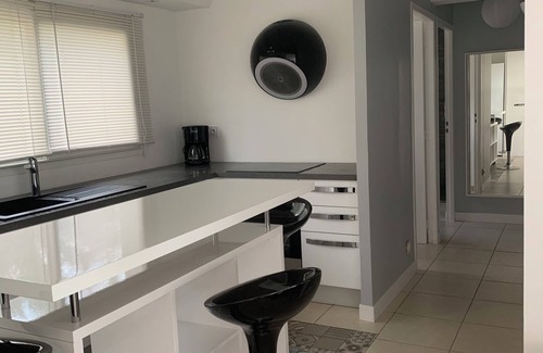 La Riviere Saint-Louis Apartment | La Terrasse sea and mountain view, quiet, 4-star rating