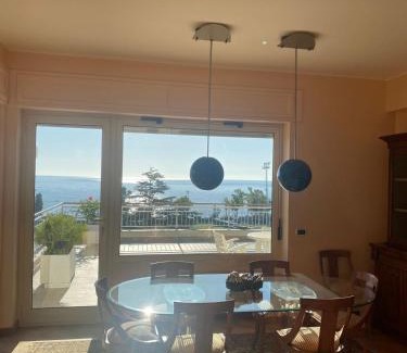 Sanremo Apartment | La terrazza nel blu