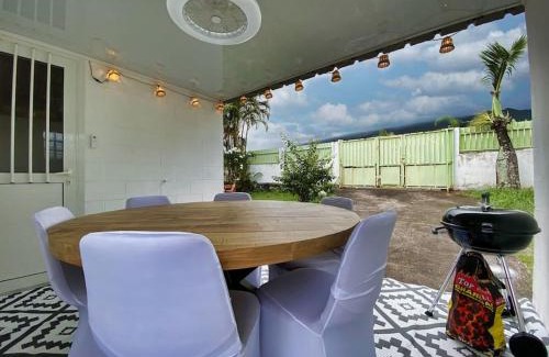 Saint-Philippe House | La Tit'Kaz Bégonia (Vue montagne)