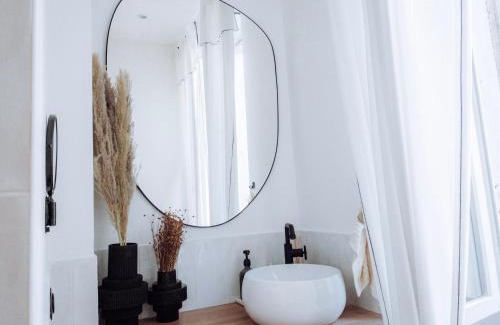 La Joliette Apartment | La Tomette