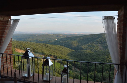 Rosennano Apartment | LA TORRE, AN EAGLE NEST ABOVE THE TUSCANY LANDSCAPE