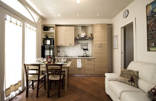 Pisa City Centre Apartment | La Torre Holiday House near the Leaning Tower