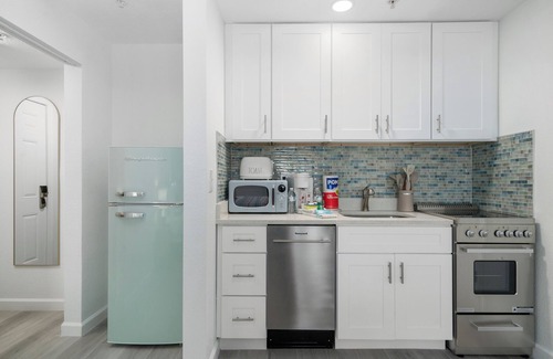Pass-a-Grille Historic District Apartment | La Tortuga Historic Pass A Grille St Pete Beach 679
