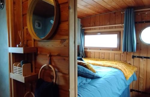 Downtown Angers Boat Rental | La Toue Charme