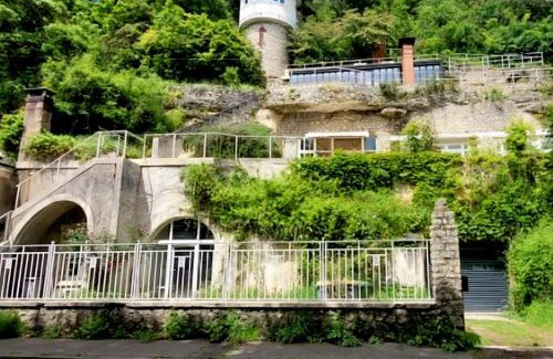 Saint-Etienne-de-Chigny Apartment | La Tour'angelle