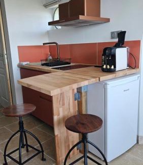 Saint-Etienne-de-Chigny Apartment | La Tour'angelle