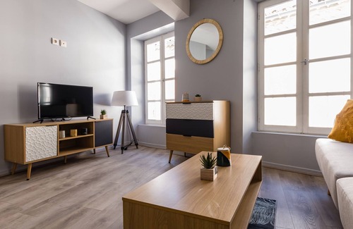 Aubenas Apartment | La Tour - Appt climatisé pour 2