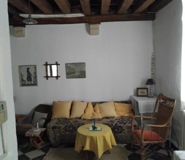 Saint-Firmin-sur-Loire House | La Tour Des Douves