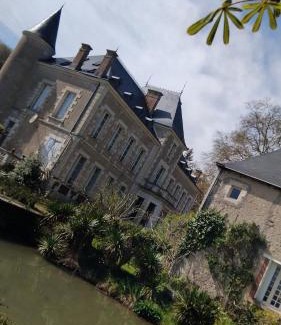 Saint-Firmin-sur-Loire House | La Tour Des Douves