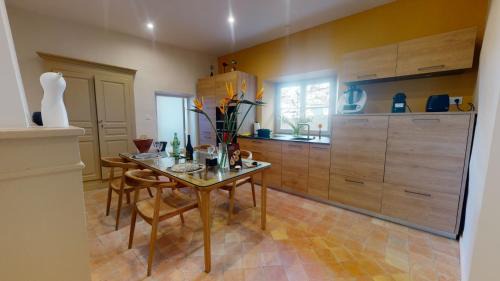 Grignan Villa | La tour de Grignan