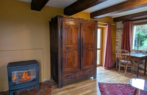 Plozevet Bed & Breakfast | La Tour du Bois Dormant