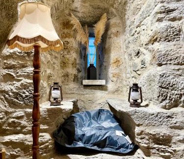 Feissons-sur-Isere Cabin | La tour du Château - Jacuzzi sur le toit