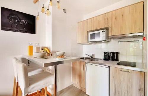 Passy Apartment | La Tour - Studio Trocadero