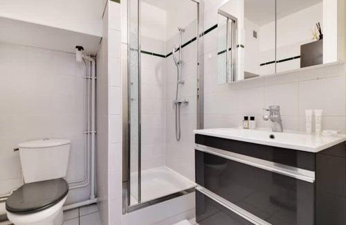 Passy Apartment | La Tour - Studio Trocadero