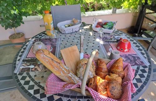 Castera-Verduzan House | La Tropézienne