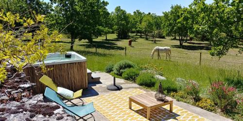 Lalbenque House | La Vayssade - Grand Gîte de charme - 14 pers - Piscine & Jacuzzi
