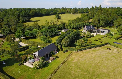 Bonnebosq House | La Vie de Cocagne, Gite de charme near Deauville, hot tub , 2 to 4 adults