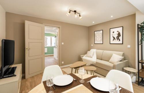 Barentin Apartment | La Vie en Rose