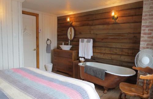 Mauricie House | la vieille Maison Rouge