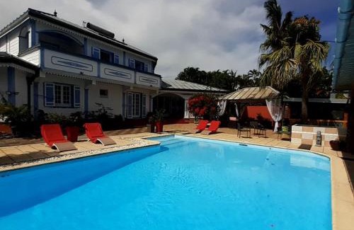 Sainte-Suzanne Bed & Breakfast | La Villa d'Elyas