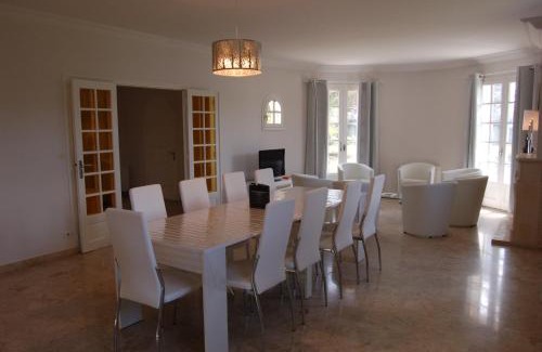 Saint-Jouan-des-Guerets Villa | La Villa des Longchamps Location du samedi au samedi