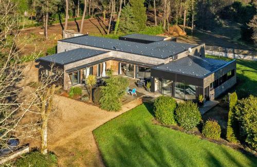 Sizun Villa | La Villa des Légendes - Spa & Swimming Pool