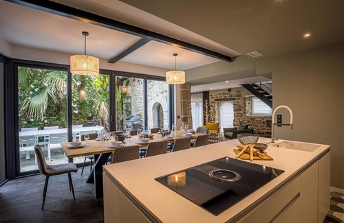 Perros-Guirec Villa | La villa du port · La villa du port - pool and spa