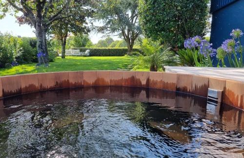 Vannes Villa | La villa M Vannes, villa les pieds dans l'eau sur le port, avec grand jacuzzi