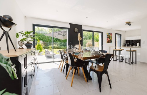 Orgeres House | La Villa Pop & Steel - maison avec 4 chambres