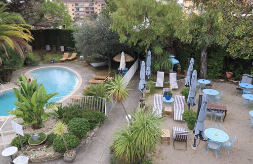 Vence Hotel | LA Villa Roseraie , Hotel Familial Ouvert Toute L Annee Animaux Acceptes