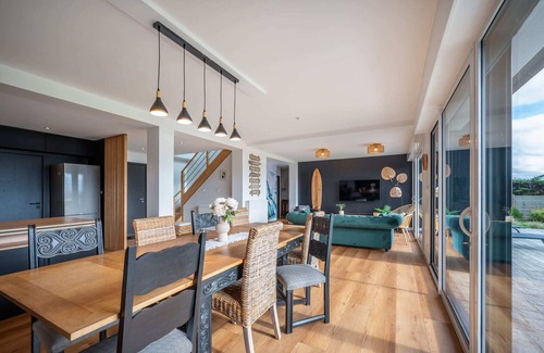 Kerlouan House | "La Villa sur la Baie", beach access, indoor pool 29°C and magnificent view!