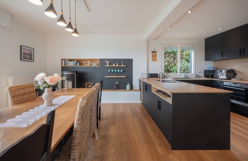 Kerlouan House | "La Villa sur la Baie", beach access, indoor pool 29°C and magnificent view!