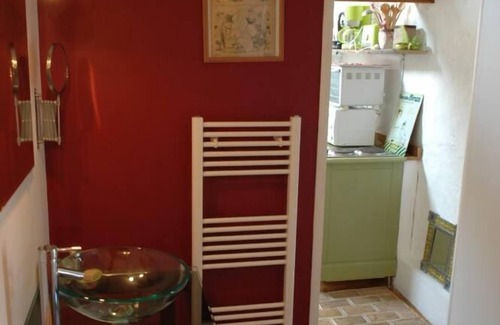 La Ville-du-Bois Apartment | La Ville Du Bois: Charming apartment 20 km from Paris