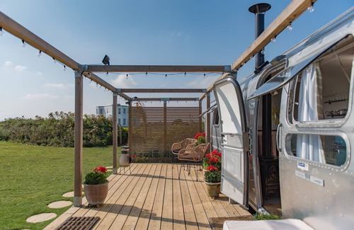 Folkestone Apartment | La Vue by Bloom Stays - sleeps 2 in an Airstream with amazing views!