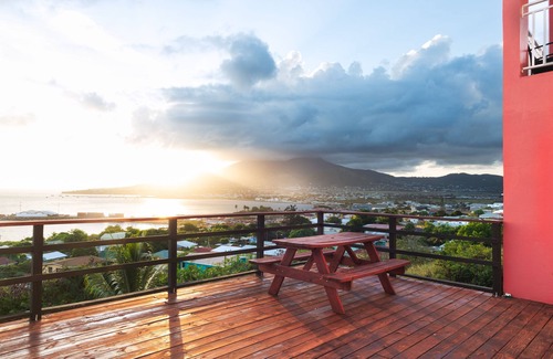 Basseterre Apartment | La Vue de Basseterre - Luxurious, private, one bedroom apartment in Bird Rock