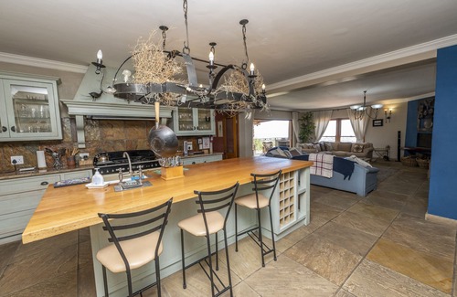Mountainside Villa | La Vue Parfaite villa has fantastic views of sea and mountains.