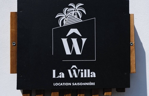 Petite-ÃŽle Villa | La Willa, swimming pool and private parking! Sea and footpath access