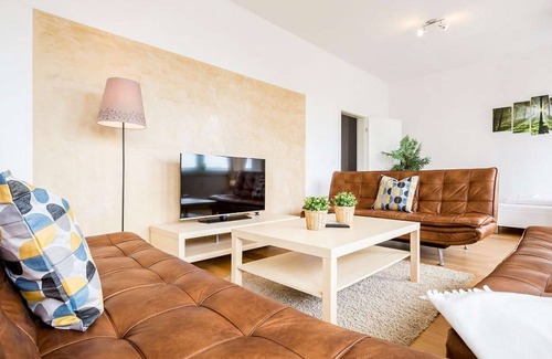 Langenfeld Apartment | LA02 4 room apartment in a quiet location with free W-LAN in Langenfeld