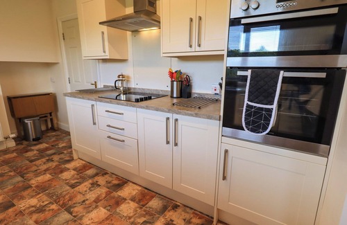 Keswick House | LAAL FIELD HOUSE, pet friendly, with a garden in Keswick