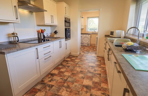 Keswick House | LAAL FIELD HOUSE, pet friendly, with a garden in Keswick