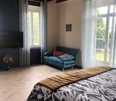 Garganvillar Bed & Breakfast | Labastilac chambre plume