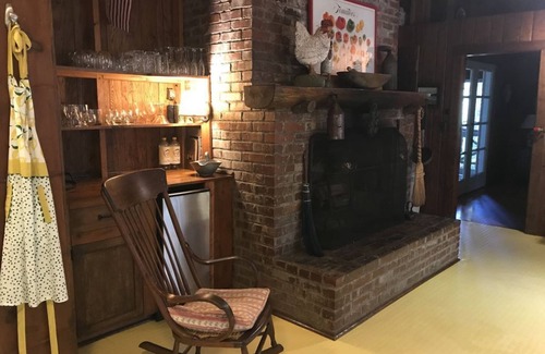 Saluda House | Labor Day at Lake Summit! New availability. See calendar.