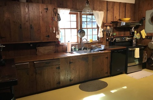 Saluda House | Labor Day at Lake Summit! New availability. See calendar.