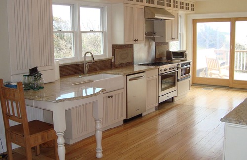 Ocean Beach House | LABOR DAY SPECIAL Real Oceanfront, 7 bdrm, Sleeps 14, 3 levels, 3 Decks, 3 Bath