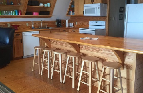 Fairhope Cabin | Labor Day Weekend Open! Sandy Beach, gorgeous sunsets, great front porch view!