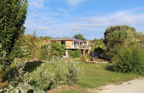 Takaka House | Labyrinth Gardens Guest House