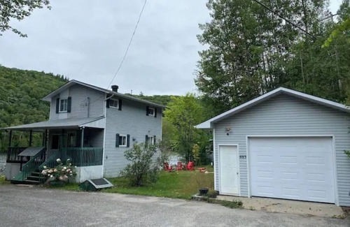La Peche Cottage | Lac Lola Waterfront Cottage 45 min from Ottawa