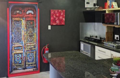 Port Elizabeth Apartment | LACASITA STANFORD Quirky self-catering accommodation