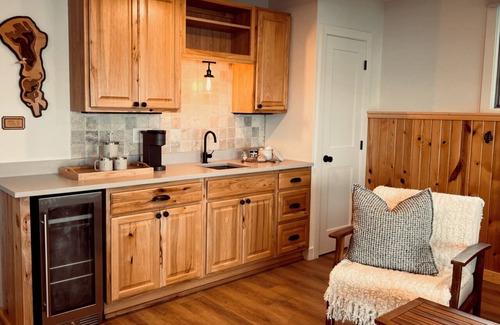 Annandale Cabin | LACE LEAF CABIN - four bedroom, updated luxury lakefront getaway on Cedar Lake